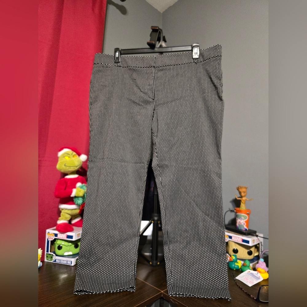 Liz Claiborne Black and White Dotted Pants Size 18